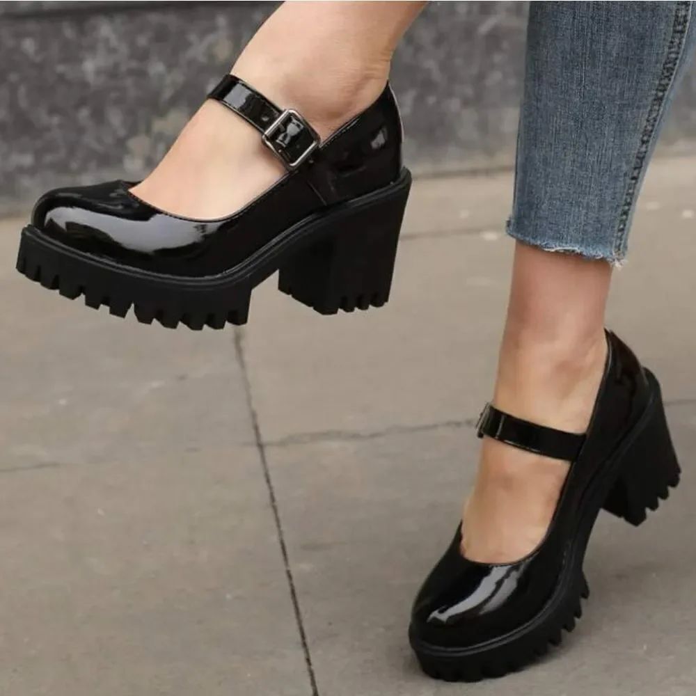 BRAND NEW GBG LOS ANGELES GGCARLISA-R CHUNKY HEELED MARY-JANE JANE STYLE PUMP